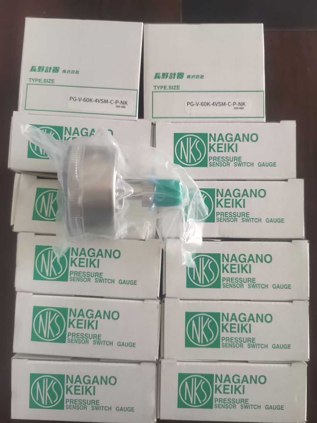 PG-V-60K-4VSM-C-P-NK长野NKS 压力表PG-V-160K-4VSM-C-P-NK VCR 接口 (4)