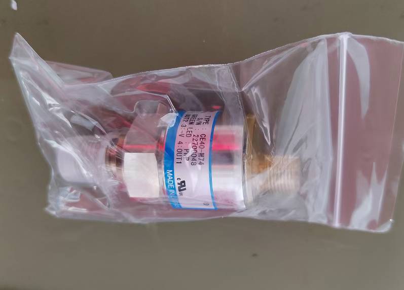 长野naganokeikI 压力开关CE40-M74-RW1J080XXXX0(0-35mpa) (1)