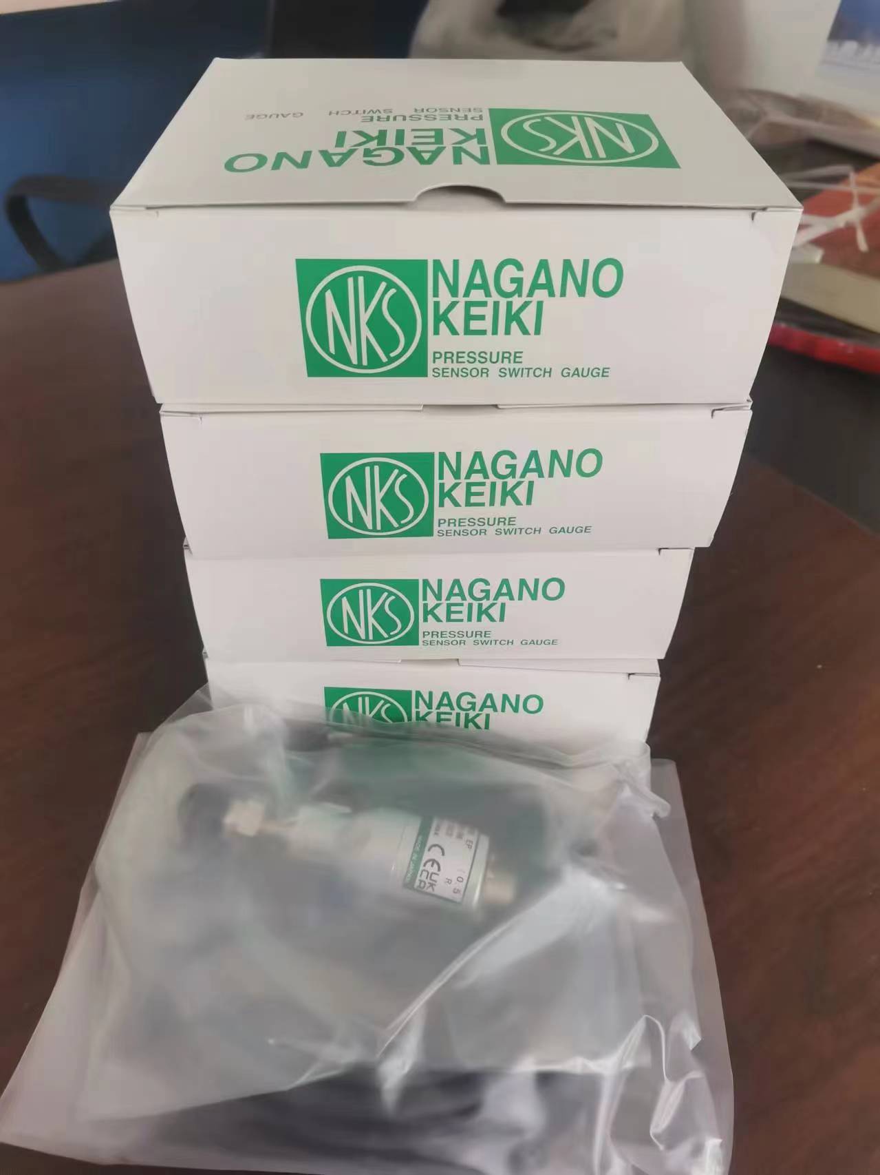 Nagano keiki压力传感器ZT15-Y01, -15~250PSI   -15~3000PSI    (2)