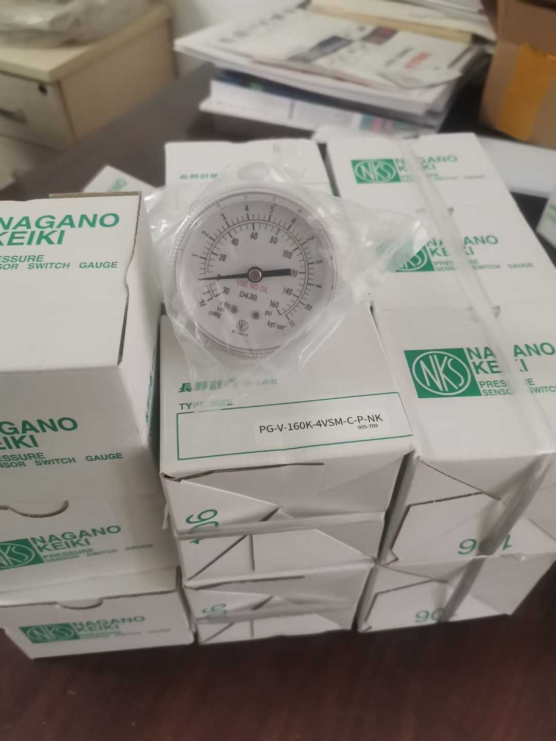 NKS长野特气压力表PG-V-160K-4VSM-C-P-NK   -30inhg-160psi  压力表PG-V-3000K-4VSM-C-P-NK 半导体VCR (2)
