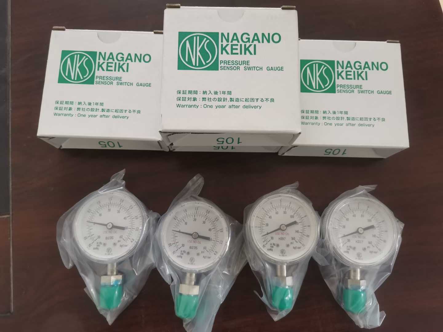 NKS长野特气压力表PG-V-160K-4VSM-S-P-NK   -30inhg-160psi  PG-V-60K-4VSM-S-P-NK   -30inhg-60psi (1)