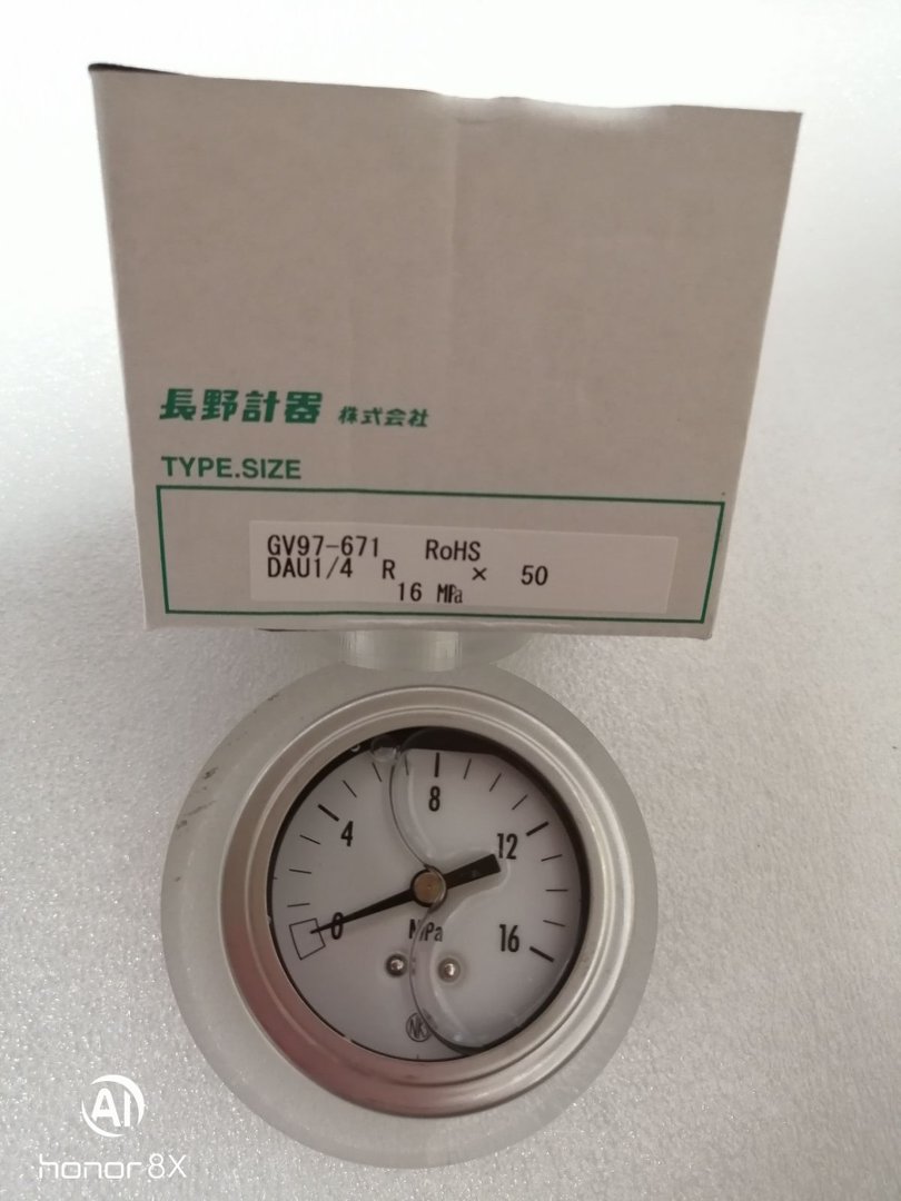 日本长野 NKS GV97-671 轴向带边充油压力表 16MPa 14R 螺纹 50mm 表盘 耐震压力表