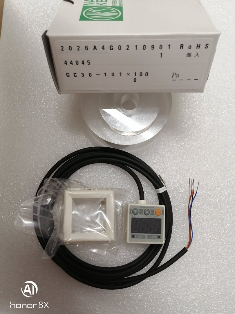 长野计器 (NAGANO KEIKI) GC30‑101，量程 0‑100Pa，数显型压力传感器，配套信号线缆、面板安装框