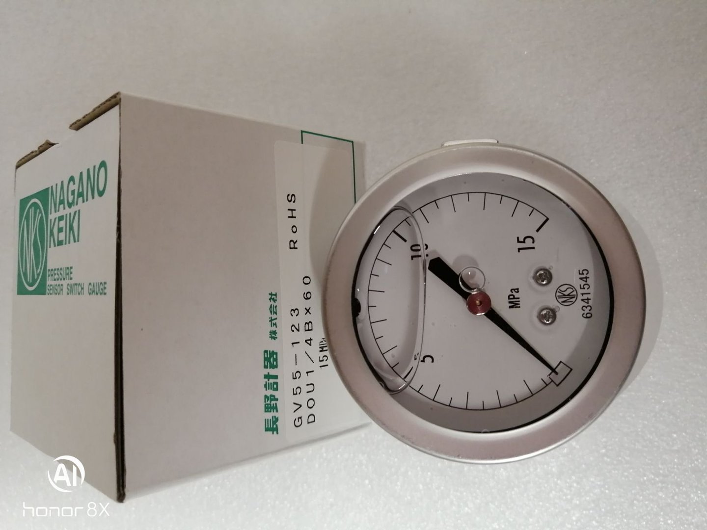 长野计器 (NAGANO KEIKI) GV55‑123，量程 15MPa，螺纹 DOU14B，表盘 60mm，充油耐震型压力表